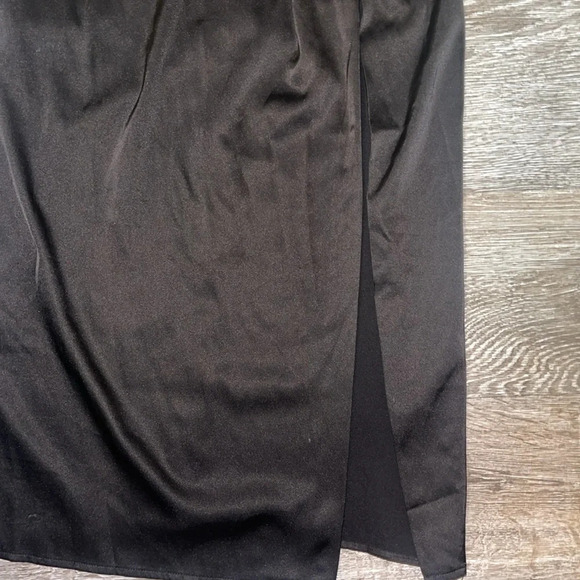 ASTR the Label Twist Front Satin Midi Dress size small black satin cocktail - Picture 5 of 8